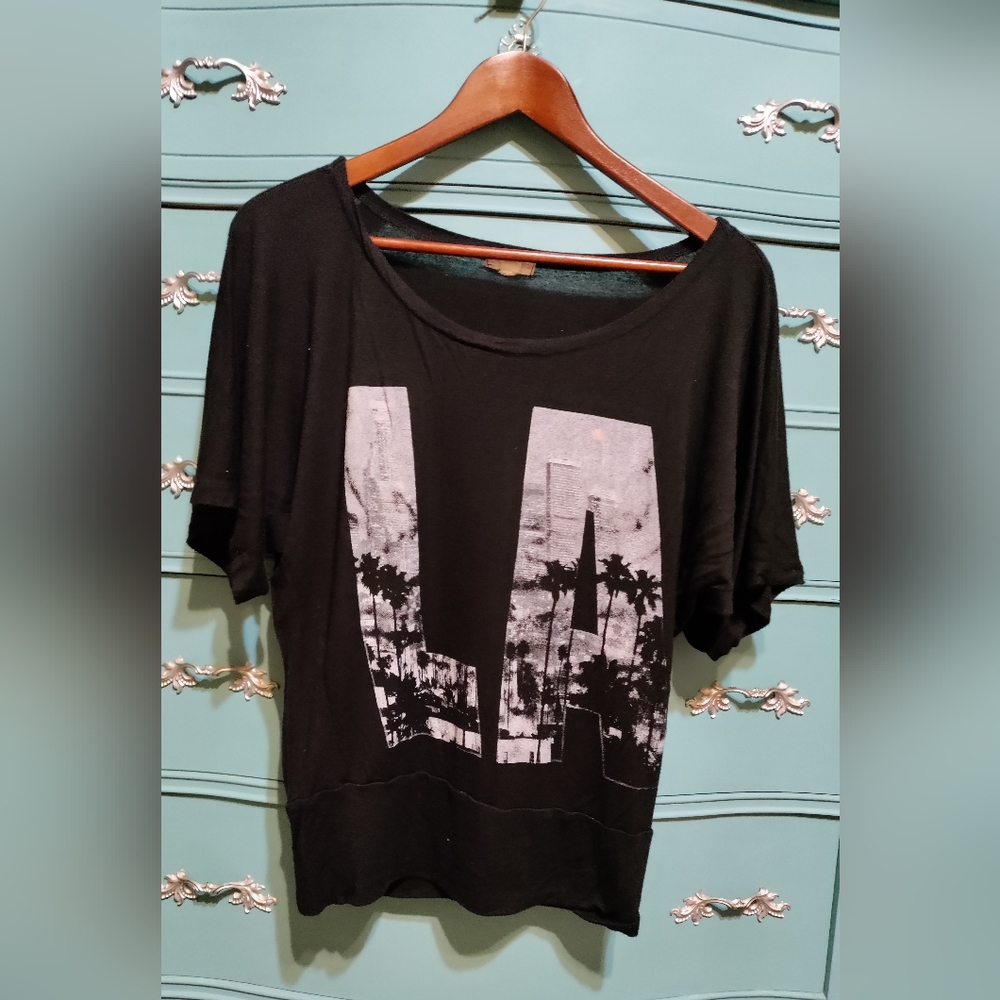 LA black t-shirt Zenana Outfitters